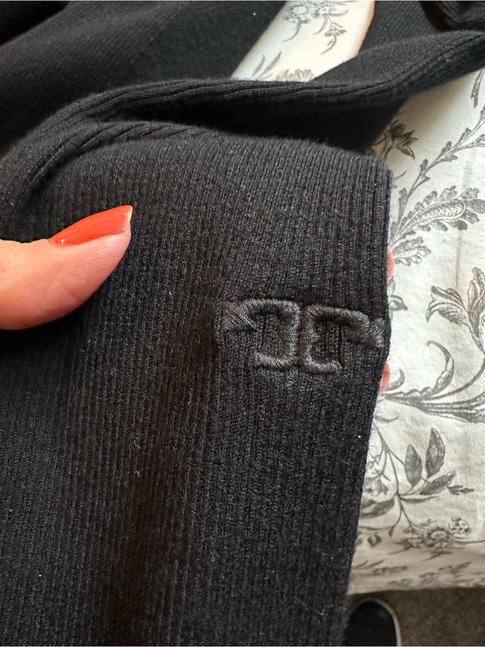 Tory Burch Black Ribbed Turtleneck Sweater Logo Sleeve Women’s S - Picture 3 of 4